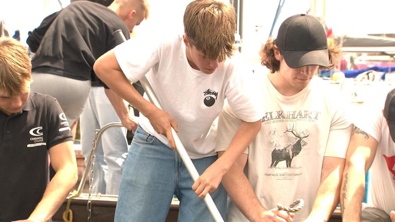 Studenti se účastní dvoutýdenního intenzivního kurzu, aby se stali komerčními rybáři