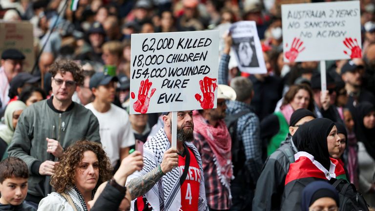 Protesty se odehrály v celé Austrálii. Pic: Reuters