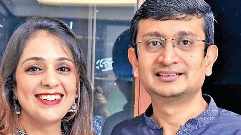 Trupti Soniho bratr a švagrová-Swapnil Soni a jóga Soni 