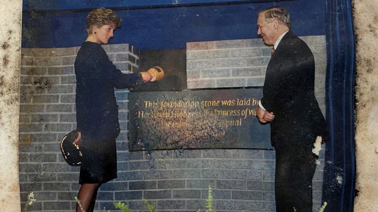 Diana, princezna z Walesu, pohřbí kapsle. Pic: Pa