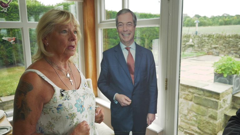 Dinah říká, že Nigel Farage 'říká, čemu věřím'