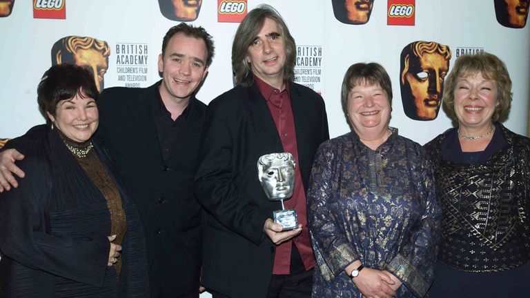 Některé z původního obsazení Grange Hill Shromažďování ceny BAFTA v roce 2001. Obrázek: Shutterstock