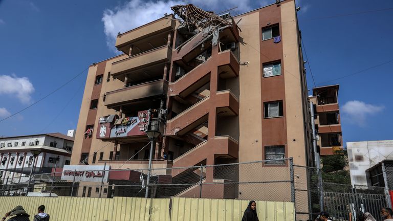 Nasserova nemocnice v Gaze byla poškozena izraelskou stávkou. Pic: Ap
