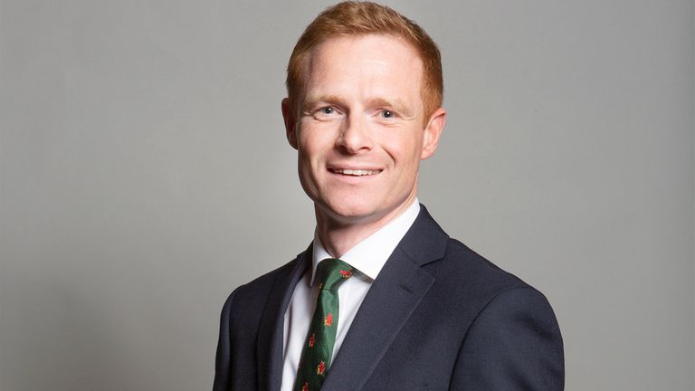 Robbie Moore bránil své video. Pic: UK Parlament