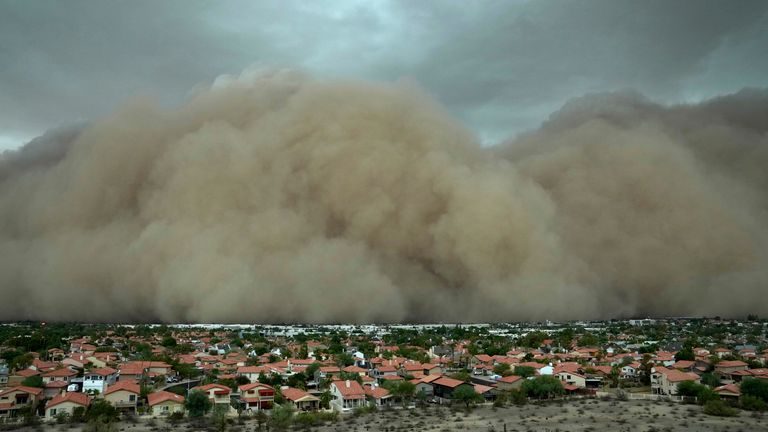 Haboob v pondělí přikrýval oblast Phoenixu. Pic: Ap