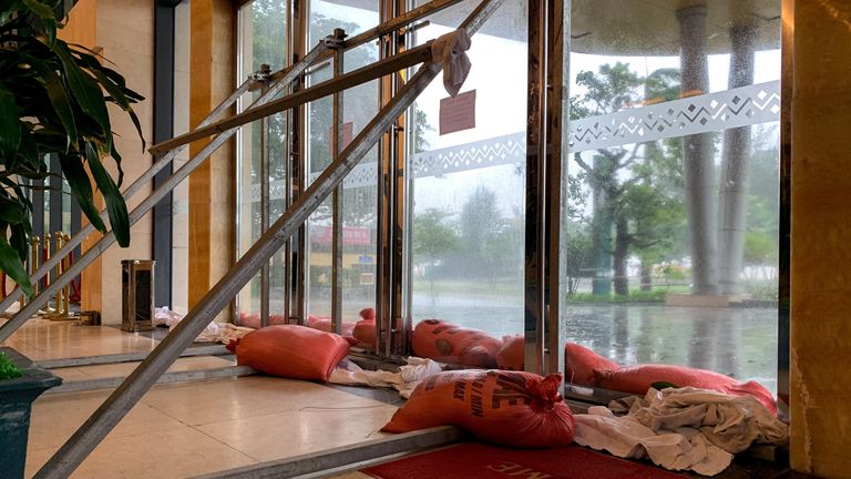Posílení v hotelu v provincii NGHE v pondělí. Pic: Reuters