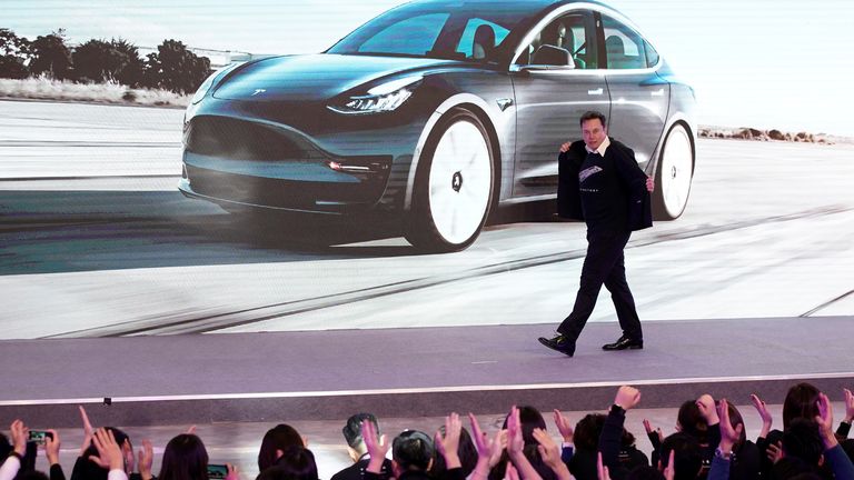 Generální ředitel Tesla Inc Elon Musk na pódiu během akce pro Tesla v Číně v Šanghaji. Pic: Reuters