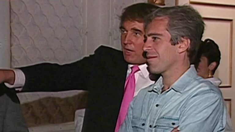 Trump a Epstein na večírku společně v roce 1992. Obrázek: NBC News