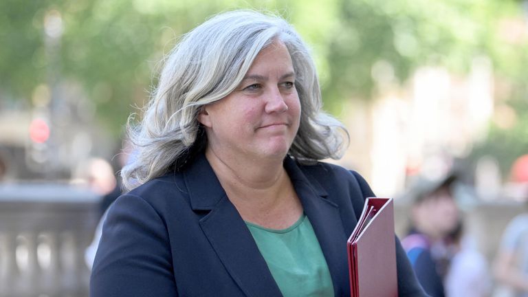 Očekává se, že ministr dopravy Heidi Alexander zavede změny v rámci vládní strategie bezpečnosti silničního provozu na podzim. Pic: Reuters