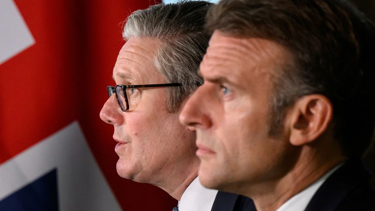 Sir Keir Starmer a francouzský prezident Emmanuel Macron patří mezi vůdce, kteří se účastní rozhovorů. Pic: Reuters