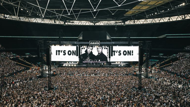 První Wembley Night of Oasis Reunion Tour. Pic: Harriet Bols