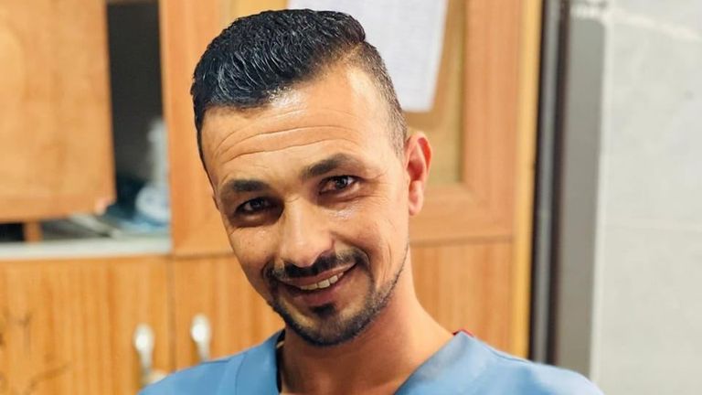 Medic a otec ze dvou Uday Al Qaraan, 32 let, byl 4. srpna zabit balíčkem pomoci spadl z letadla ozbrojených sil SAE.