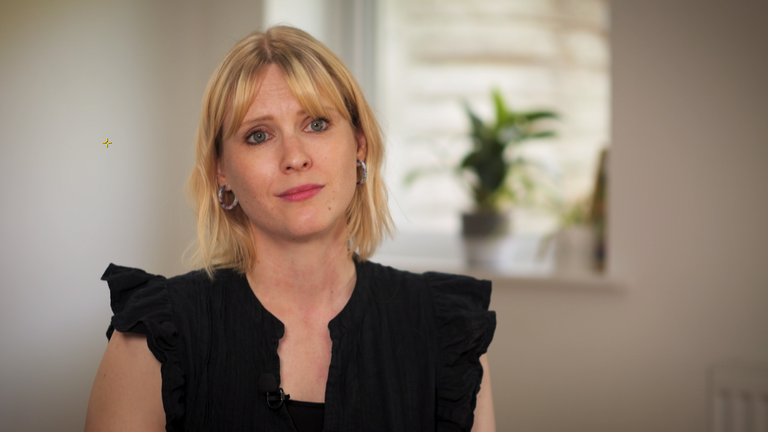 Kate Lexen, ředitelka služeb na charitativní nabídce