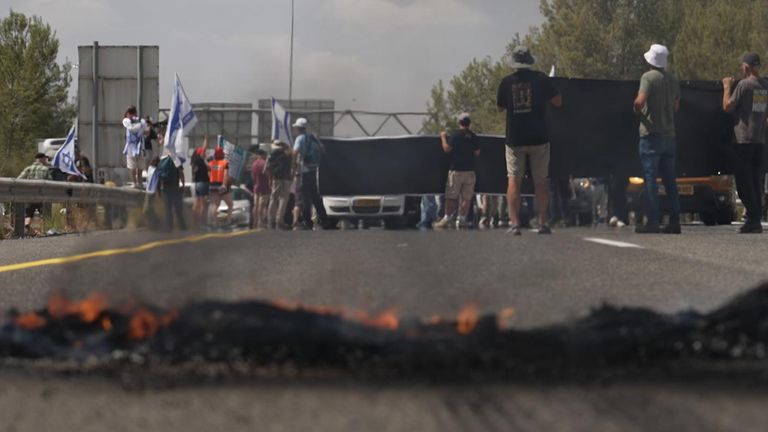 Nedělní akce byla účtována jako den zastavení, celostátní stávka