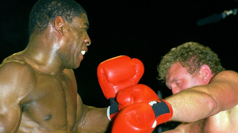 Bugner ve svém zápase z roku 1987 proti Frankovi Brunovi. PIC: Akční obrázky/Reuters