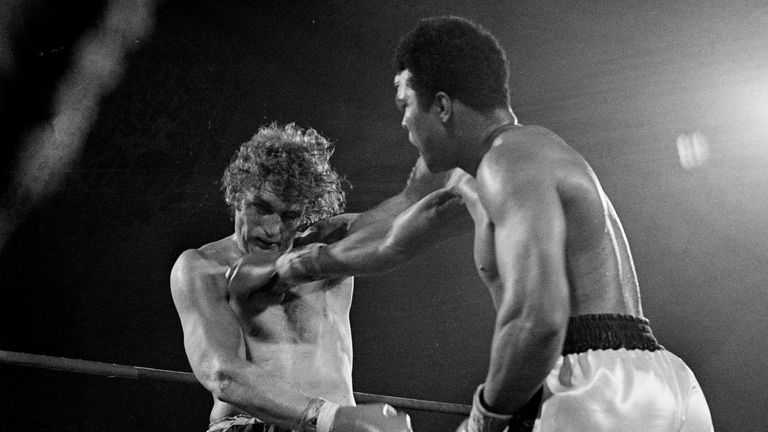 Bugner bojuje s Muhammadem Alim v Las Vegas v roce 1973. Obrázek: AP