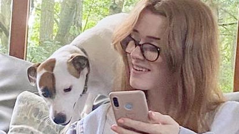 Brianna Ghey bojovala se závislostí na mobilním telefonu, podle její matky