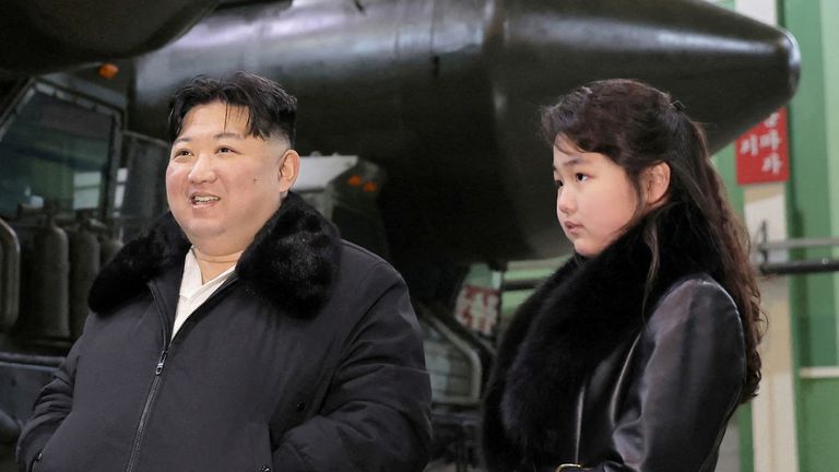 Kim Jong Un a jeho dcera v lednu 2024. Obrázek: Reuters
