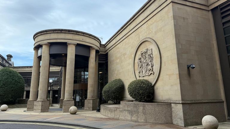 Clacher šel před soud u Vrchního soudu v Glasgowě
