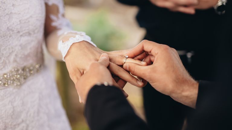 Manželské páry se s větší pravděpodobností rozdělí, když je manželka nemocná