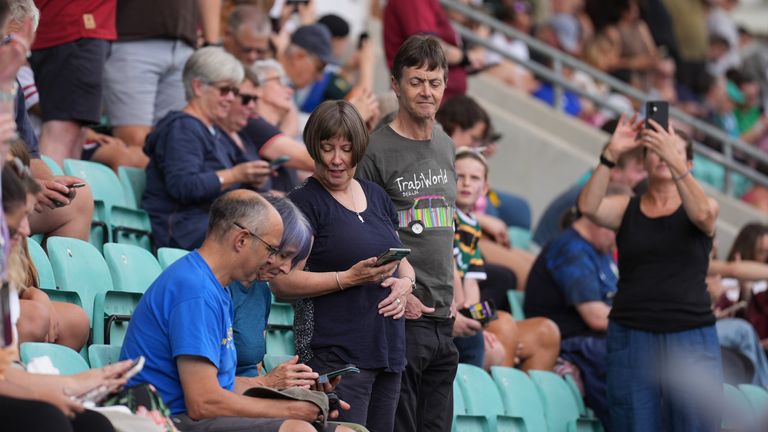 Fanoušci v ženském ragbyovém mistrovství světa reagují na upozornění. Pic: Pa