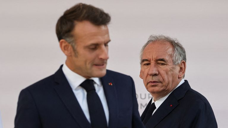 Prezident Emmanuel Macron, vlevo a premiér Francois Bayrou. Pic: Reuters