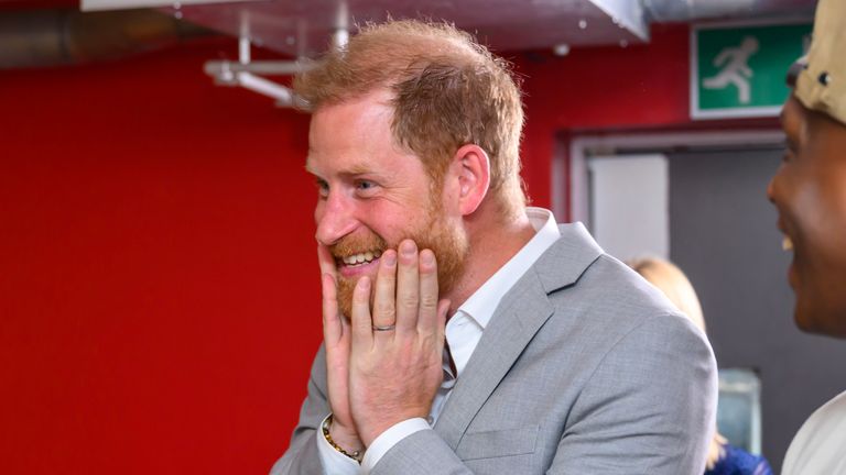 Vévoda Sussexu v komunitním nahrávacím studiu v Nottinghamu. Pic: Pa