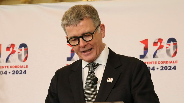 Šéf MI6 Sir Richard Moore. Pic: Ap