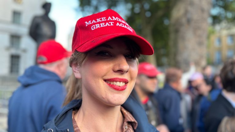 Jade, navštěvující vigilii, nám řekl, že je velkým fanouškem Charlie Kirk