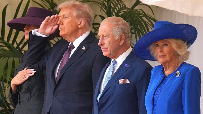 Irský státní trenér nesoucí král Charles a Donald Trump. Pic: Chris Jackson/PA