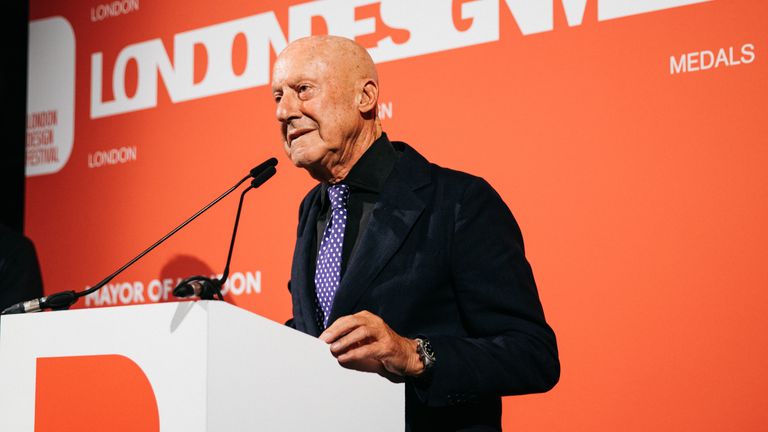 Lord Foster hovoří na slavnostním předávání cen