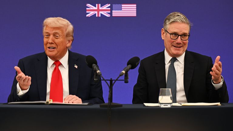 Trump označil Starmera za „dobrý člověk“ a zdá se, že se pár opravdu dobře zabývá. Pic: Pa
