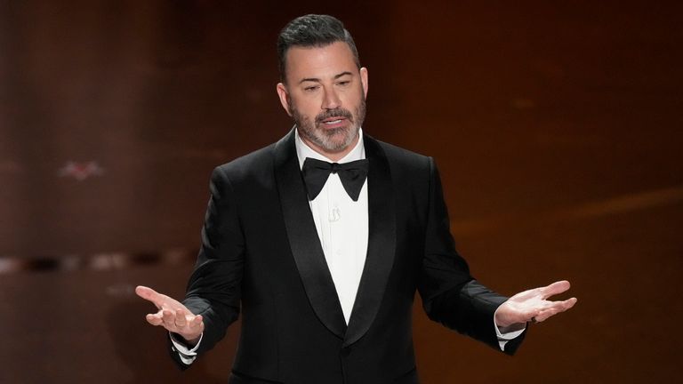 Jimmy Kimmel kritizoval prezidenta Donalda Trumpa za odpověď na vraždu Charlieho Kirka. (AP Photo/Chris Pizzello, soubor)
