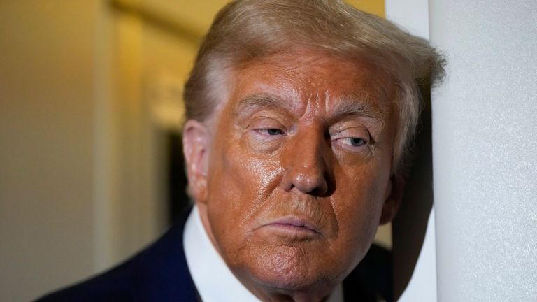 Prezident Donald Trump oslavil pozastavení Kimmela (AP Photo/Julia Demaree Nikhinson)