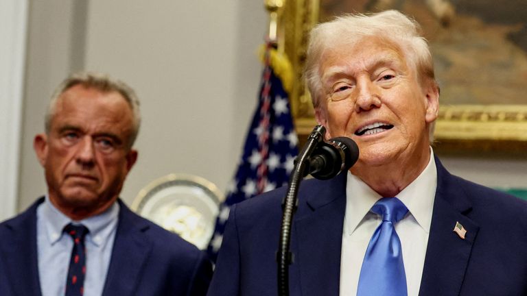 Donald Trump s americkým ministrem zdravotnictví Robert Kennedy Jr. Pic: Reuters
