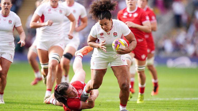 Anglie Tatyana Heard řeší kanadskou Alysha Corrigan. Pic: Pa