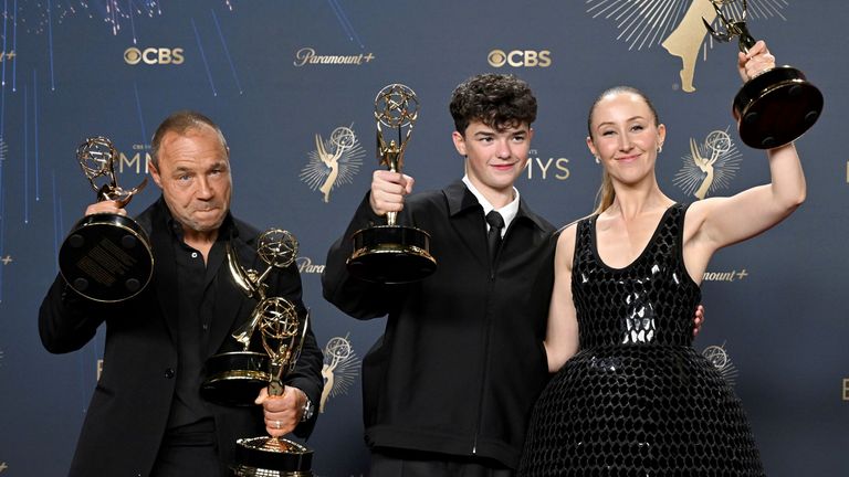 (LR): Stephen Graham, Owen Cooper a Erin Doherty v Emmys. Pic: Lisa O'Connor/Invision/Ap