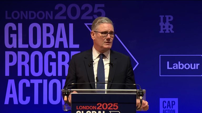 Sir Keir Starmer oznámil plán digitálního ID 26. září