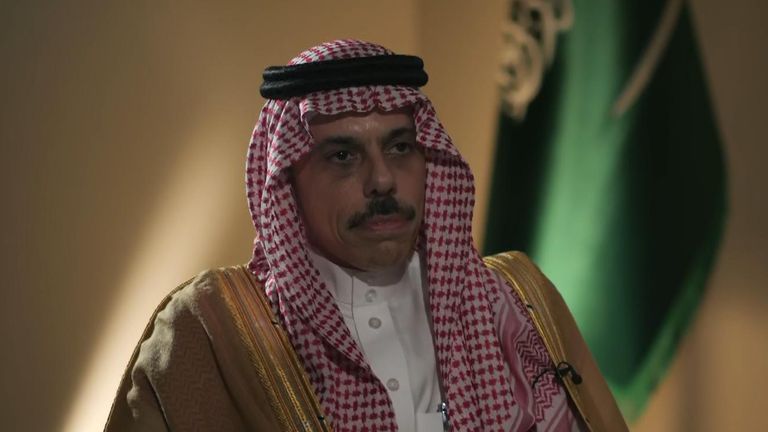 Saúdská Arábie ministryně zahraničí Faisal Bin Farhan Al Saud hovoří o Sky News