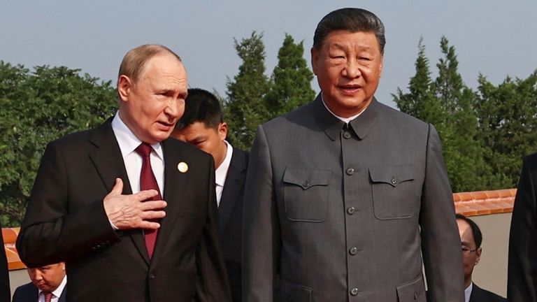 Ruský prezident Vladimir Putin, čínský prezident Xi Jinping a severokorejský vůdce Kim Jong Un se zúčastní vojenské přehlídky v Pekingu. Pic: Ap