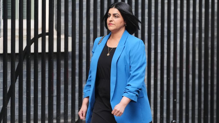 Shabana Mahmood dorazí na ulici Downing Street poté, co byl jmenován domácím tajemníkem. Pic: Pa