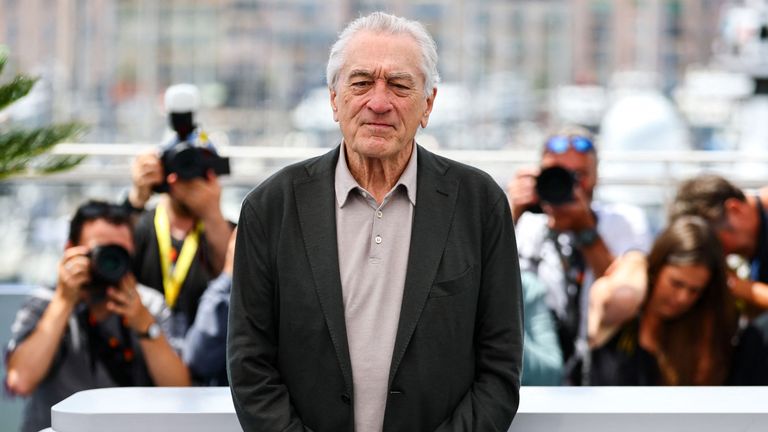 Robert de Niro byl mezi těmi, kteří podepsali otevřený dopis na protest proti Kimmelově zákazu. (PIC: Reuters/Sarah Meyssonnier)