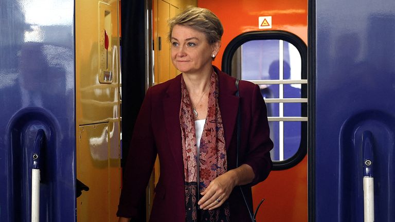 Ministr zahraničí Yvette Cooper. Pic: Pa