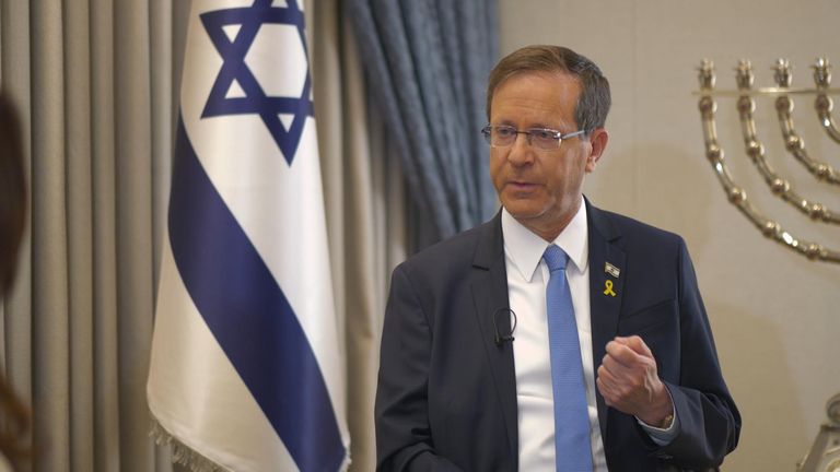 Isaac Herzog je ve Velké Británii. Soubor pic