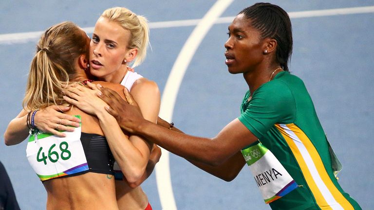 Zlatý medailista Caster Semenya, s Lynsey Sharp a Melissa Bishop v ženském 800m finále na olympijských hrách v Rio 2016. Pic: Reuters