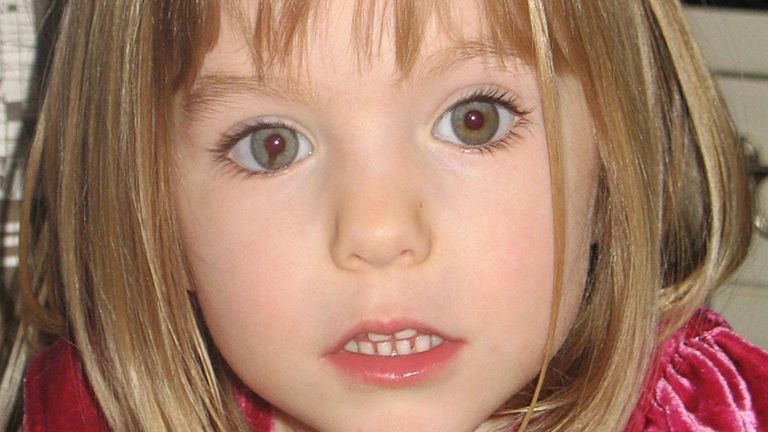 Madeleine McCann zmizela 3. května 2007, zatímco na dovolené v Praia da Luz