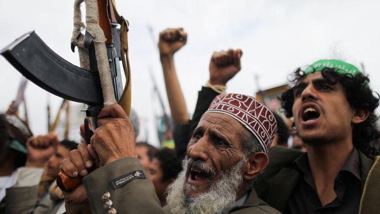 Demonstranti, většinou příznivci Houthi, demonstrují v solidaritě s Palestinci v Gaze v Sanaa v Jemenu v srpnu. Soubor Pic: Reuters
