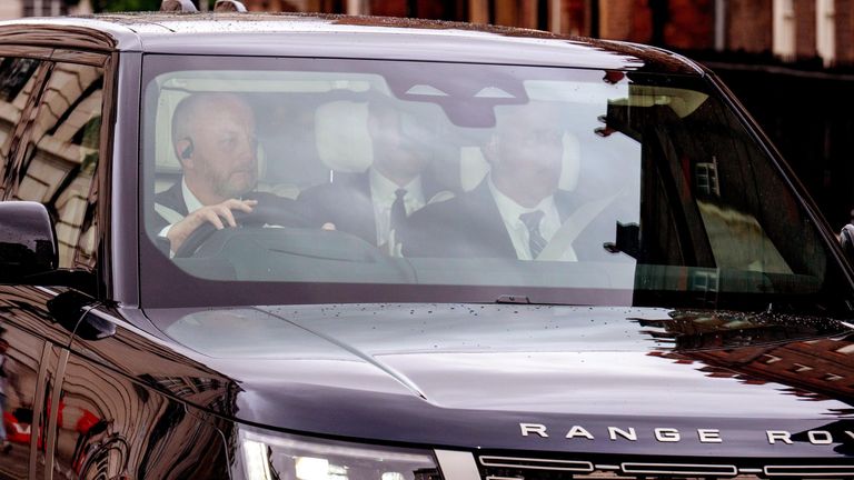 Princ Harry dorazí do Clarence House. Pic: Getty Images
