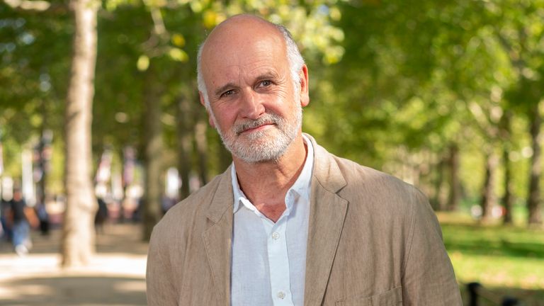 Martin Jennings vytvoří sochu zesnulé královny pro svůj národní památník