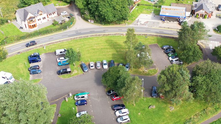 Clacher opustil jeho Suzuki Swift na Loch Long Park a Picnic Area